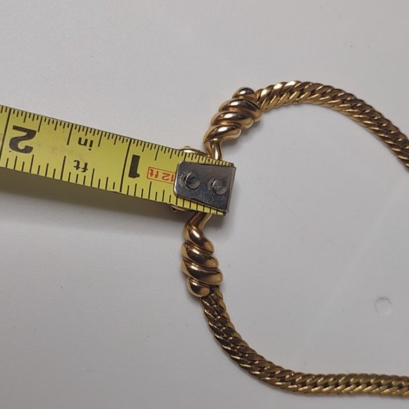 Gold Tone Pretty Metal Necklace 17 Inches Long - Picture 12 of 15